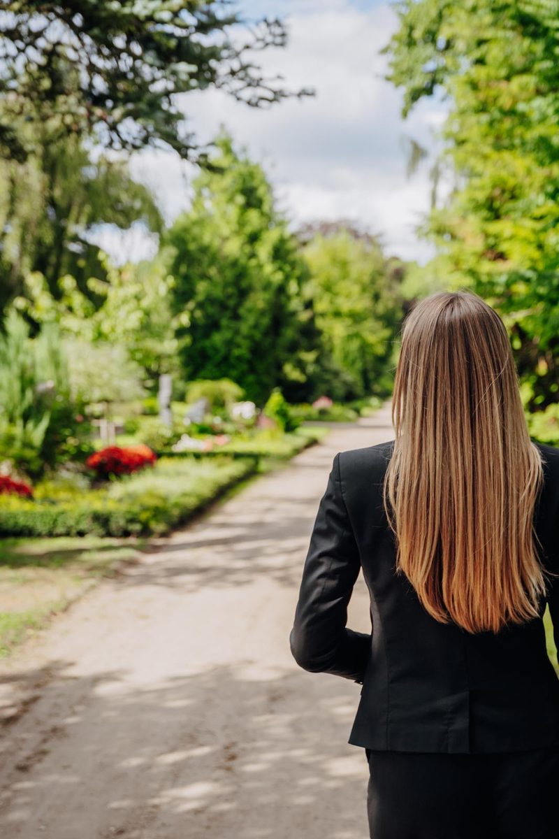 Weg auf dem Friedhof Bad Bramstedt